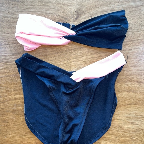 Vintage 1980’s/ 90’s  Black and Pink Bikini Cole of California - Picture 2 of 12